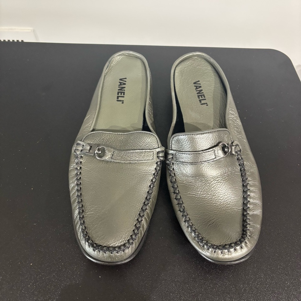 Vaneli Metallic Pewter Genuine Leather Mules Slide Driving Shoes, Size 9